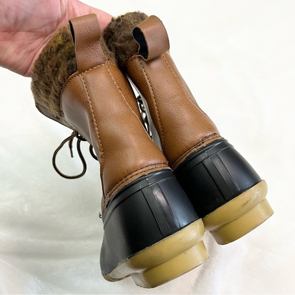 Magellan Outdoors Faux Fur Lace Up Duck Boots Women’s Size 8 - Picture 8 of 9